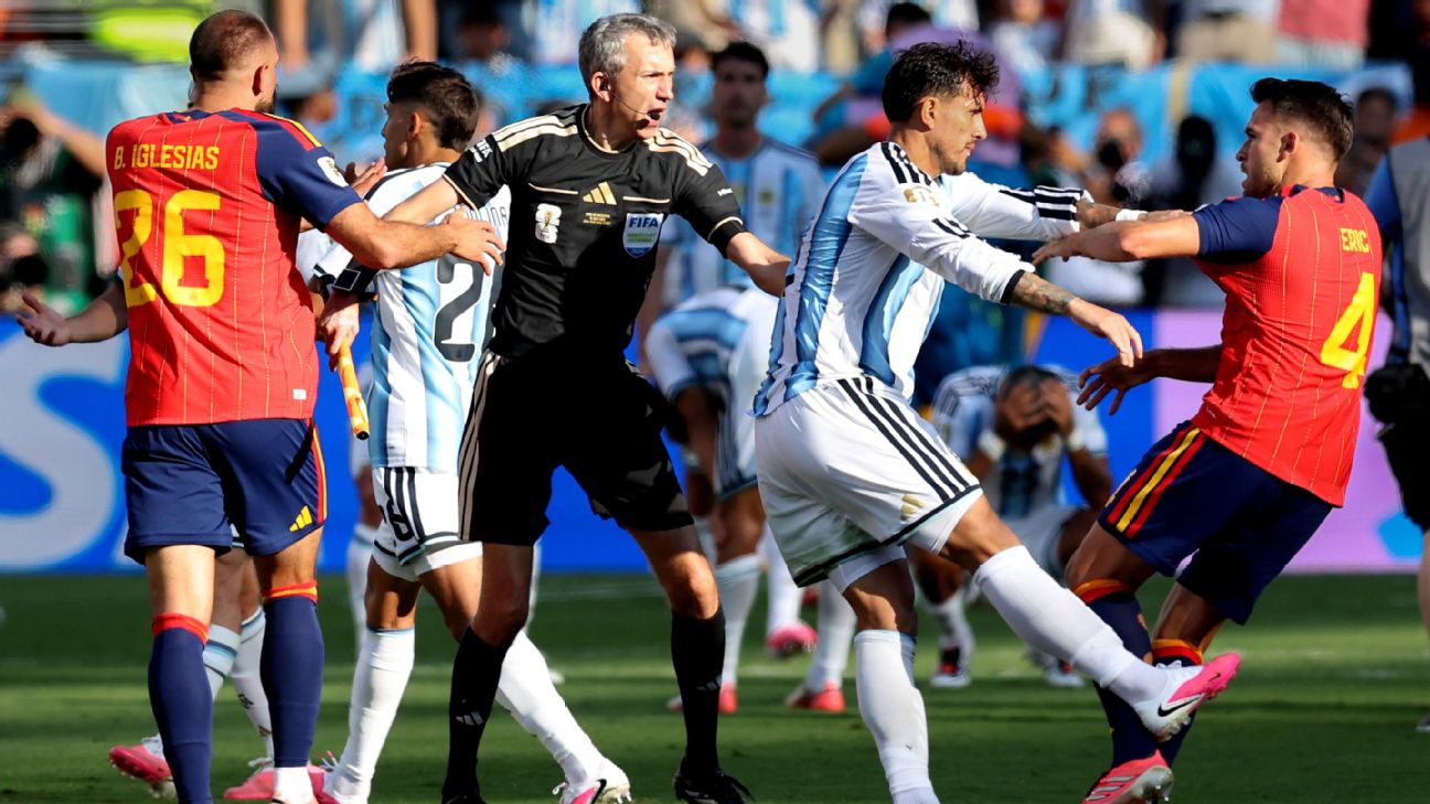 FIFA调查西班牙阿根廷世界杯决赛冲突，费尔南德斯染红后场面失控